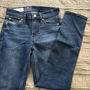 Gap NWT jeans. Slim Mid rise stretch.